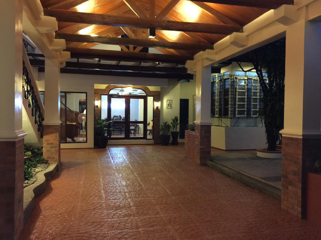 Casa Roces Legazpi Exterior foto
