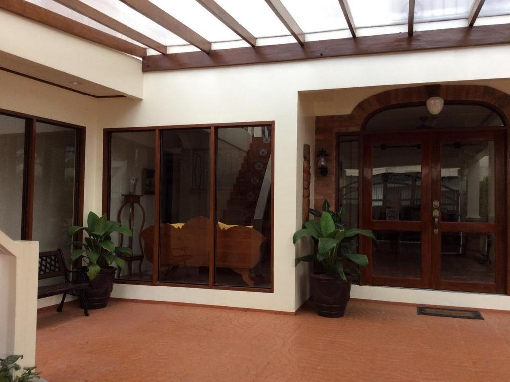 Casa Roces Legazpi Exterior foto